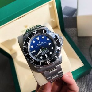 Rolex Sea-Dweller Super Clone AAA Replica Watch with Cash on Delivery 1002116982 - front view | Rolex