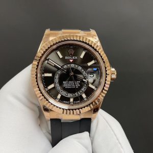 Luxury Rolex Sky-Dweller Rose Gold Super Clone Watch with Cash on Delivery 1127497999 - front view | Rolex