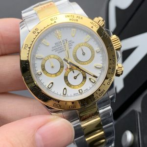 Luxury Rolex Daytona Super Clone Watch | Premium 1:1 Replica 1005101734 - side view | Cosmograph Daytona