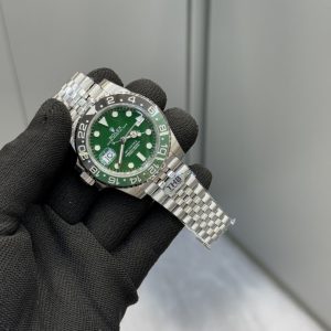 Premium 1:1 Super Clone Rolex GMT-Master II Watch for Discerning Collectors 1130233921 - side view | GMT-Master II