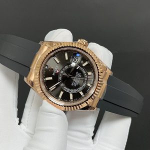 Luxury Rolex Sky-Dweller Rose Gold Super Clone Watch with Cash on Delivery 1127497999 - side view | Rolex