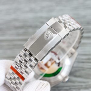 Men's Rolex Datejust Super Clone Watch in 904L Steel with Automatic Movement 729933193 - macro shot