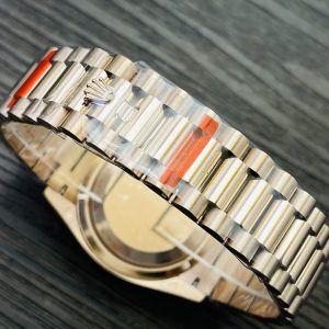 Premium Rolex Day-Date 40mm Super Clone Watch with Cash on Delivery 998160141 - front view | Rolex